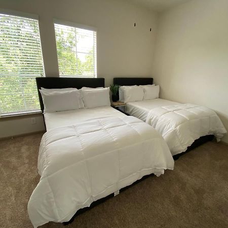 Spacious Galleria Cottage - Self Check In & Free Parking, 4 Beds 2 Bathrooms ฮูสตัน ภายนอก รูปภาพ