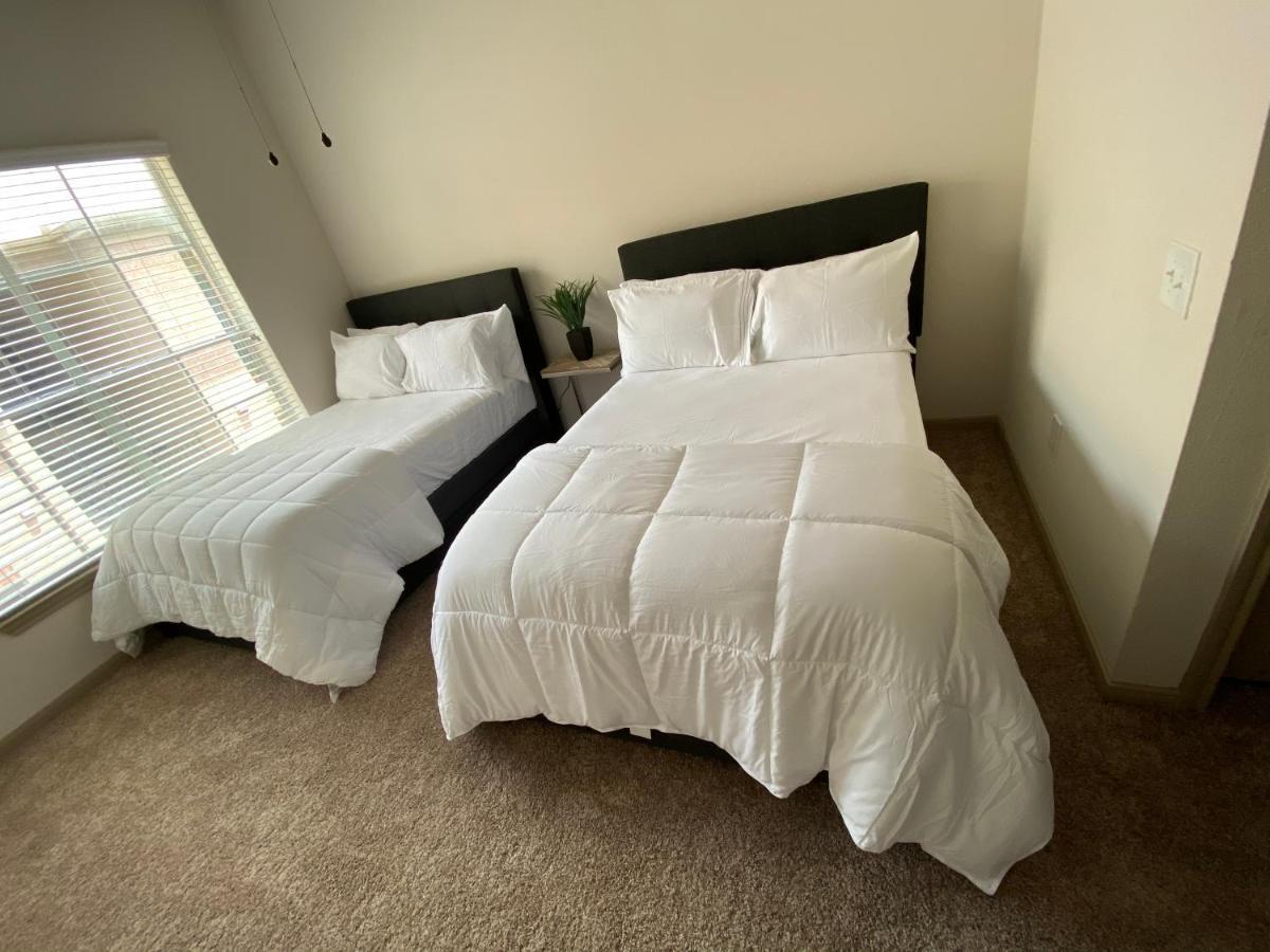 Spacious Galleria Cottage - Self Check In & Free Parking, 4 Beds 2 Bathrooms ฮูสตัน ภายนอก รูปภาพ